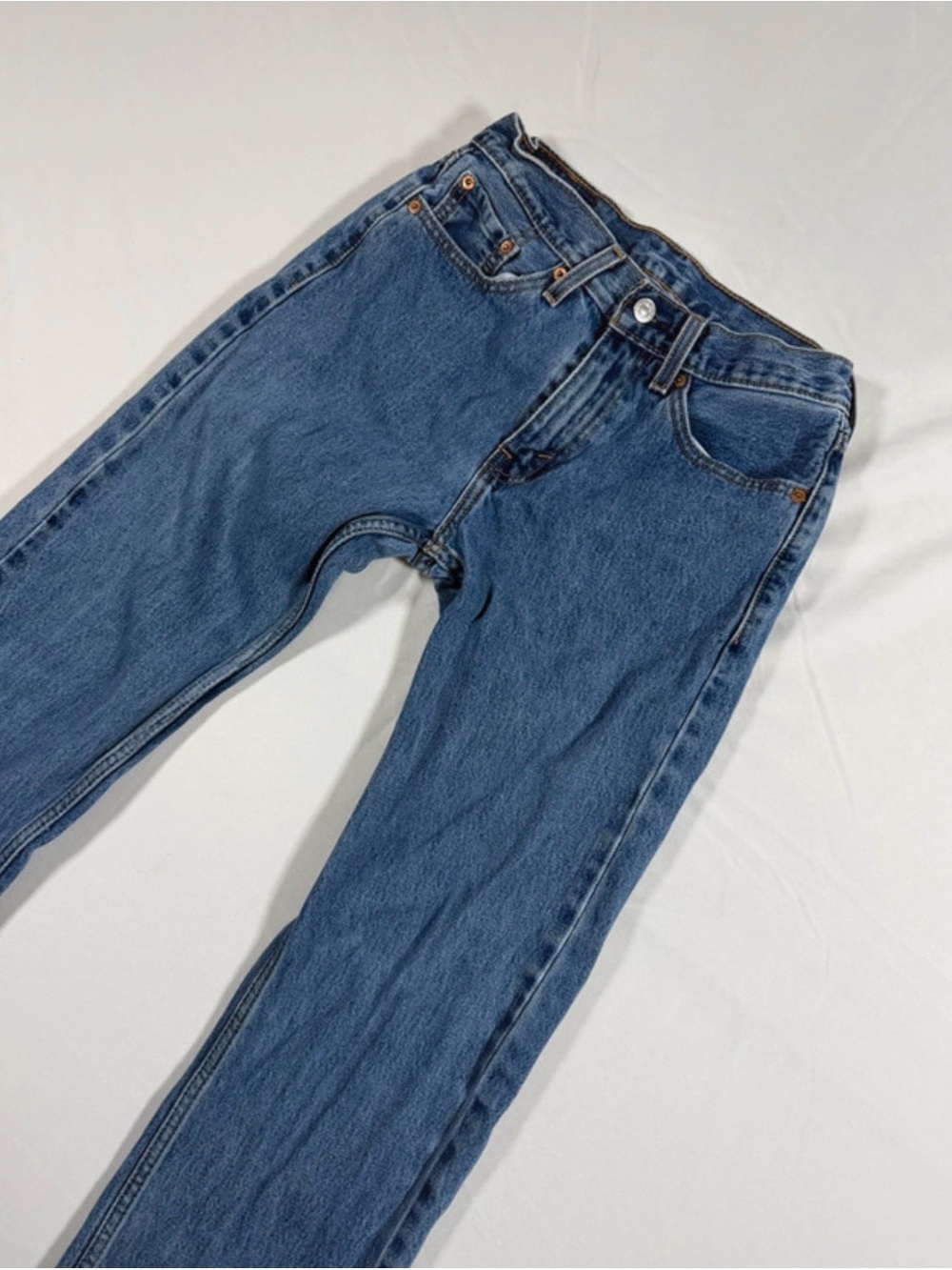 Levi’s 505 Straight Leg Blue Denim Jeans Mens 29x34 Cowboy Classic Red Tab EUC - Picture 3 of 7